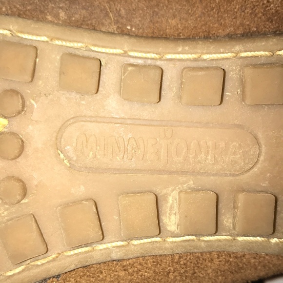 ✨ Minnetonka 2 Tier Fringe Boots - Picture 3 of 7